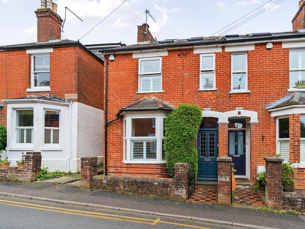 3 bed semidetached house for sale in Sumner Road, Farnham, Surrey GU9