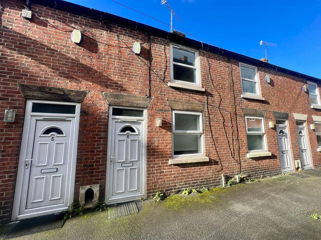 2 bed terraced house to rent in Spring Place, Saltergate, Chesterfield