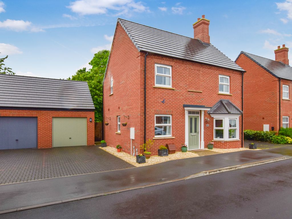 3 bed detached house for sale in De Havilland Gardens, Bury, Ramsey