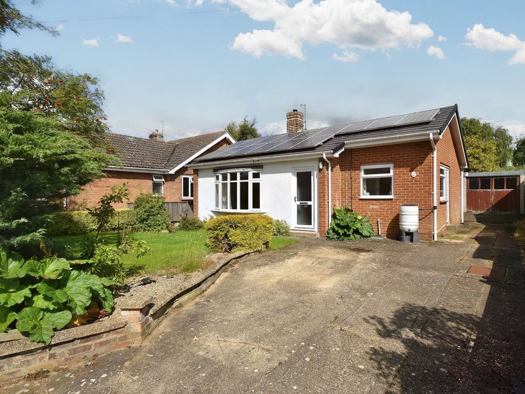 2 bed detached bungalow for sale in Elm Drive, Louth LN11 Zoopla