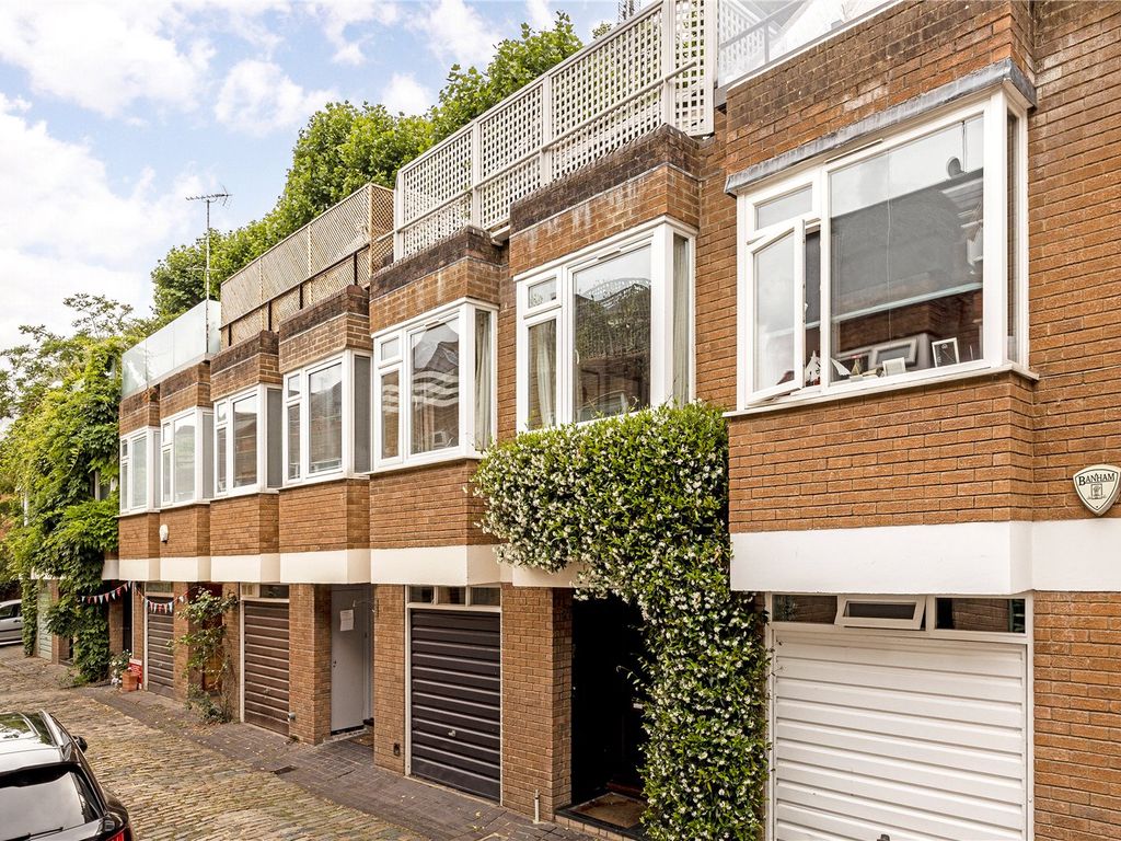 Hippodrome Mews London W11  