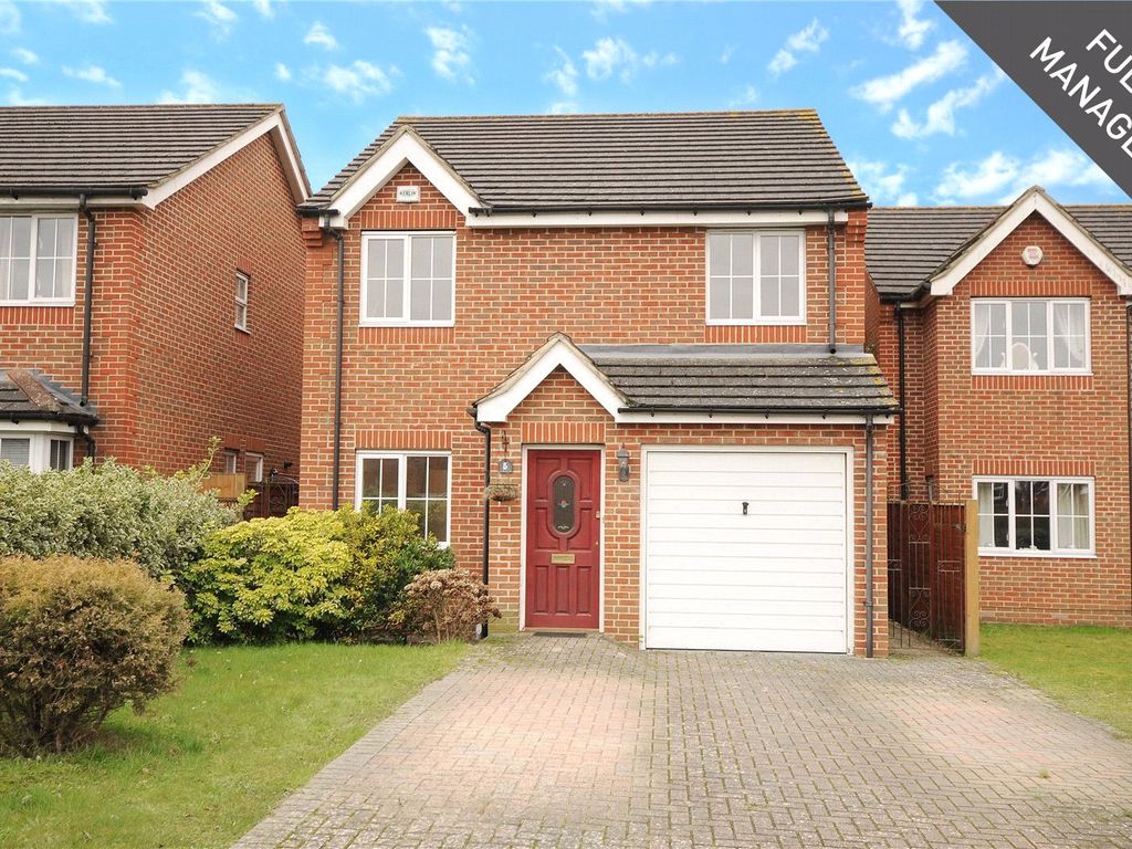 3 bed detached house to rent in Arne Close, Reading Road, Winnersh