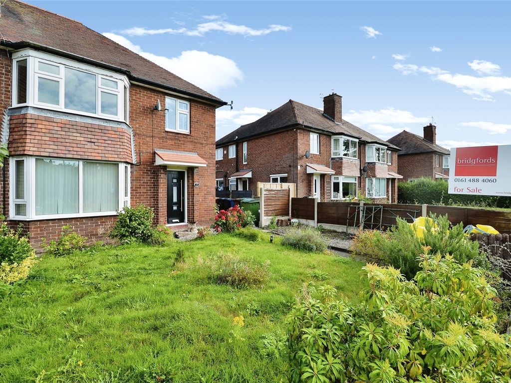 2 bed flat for sale in Lumb Lane, Bramhall, Stockport, Greater