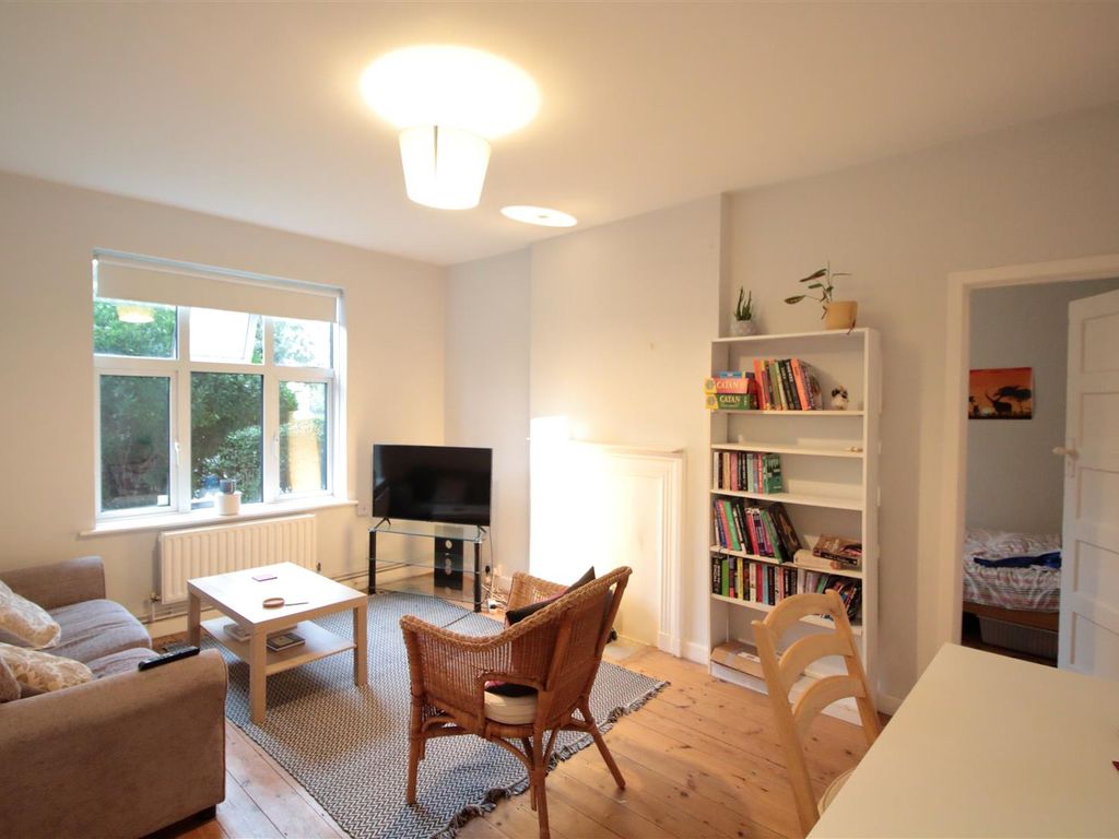 2 bed flat to rent in Brixton Hill, London SW2, £2,000 pcm Zoopla