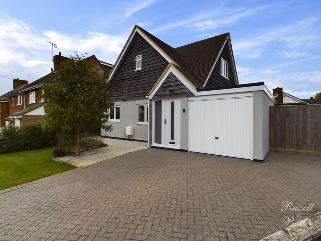 4 bed detached house for sale in Taurus Close, Steeple Claydon