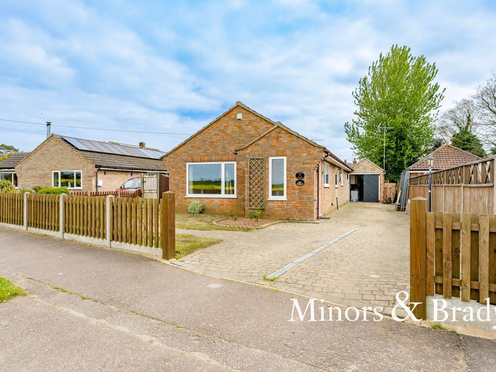 3 bed detached bungalow for sale in Cess Road, Martham, Great Yarmouth