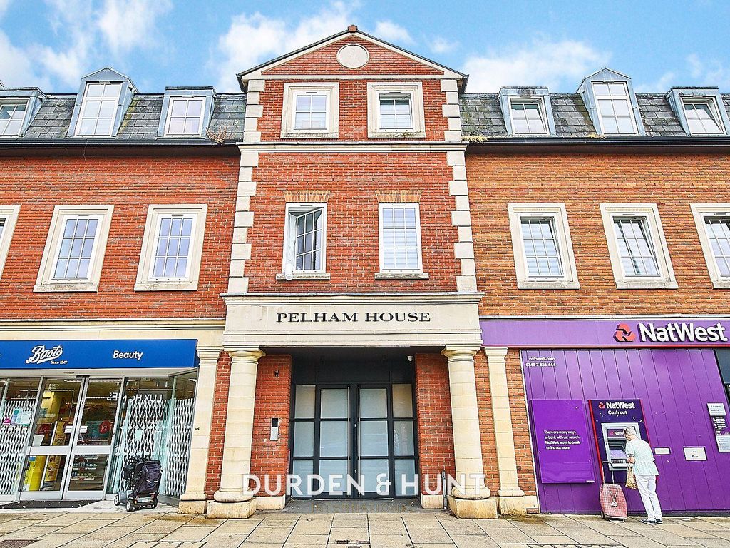 1 bed flat to rent in High Street, Hornchurch RM12, £1,350 pcm Zoopla