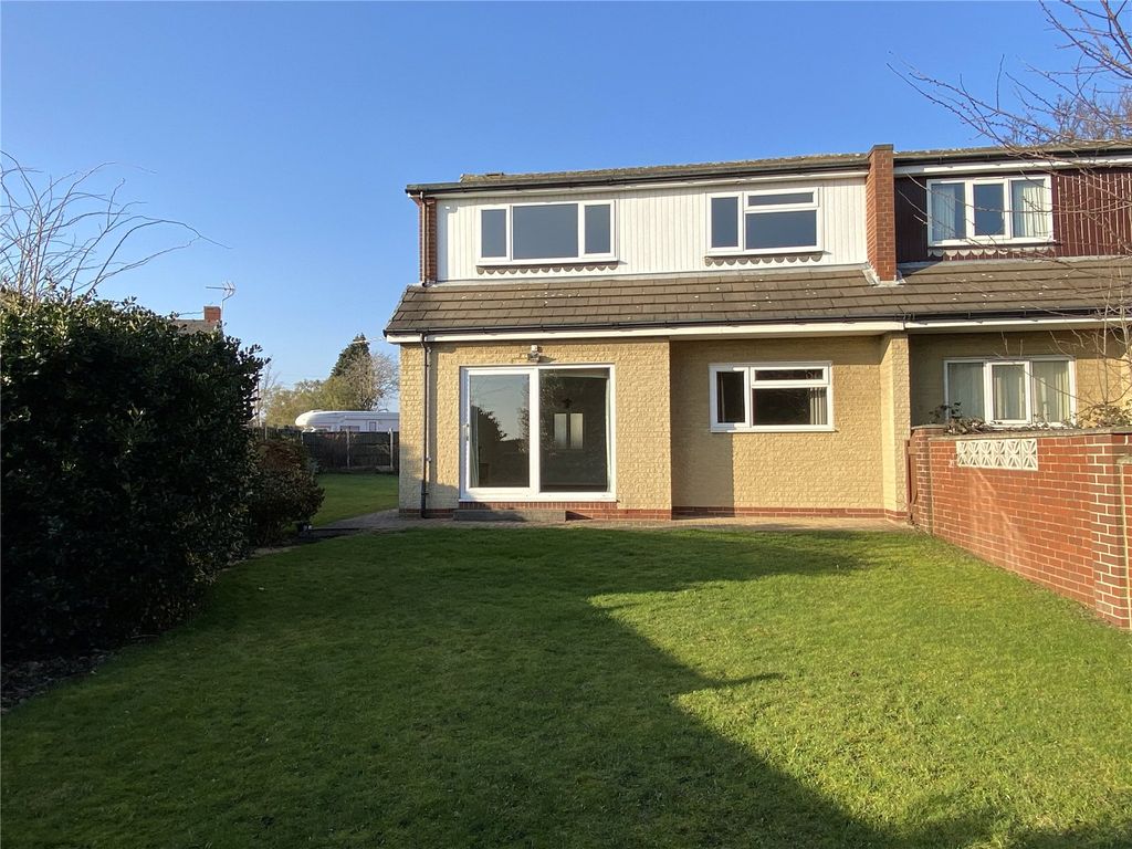 3 bed semidetached house to rent in Chickenley Lane, Dewsbury WF12