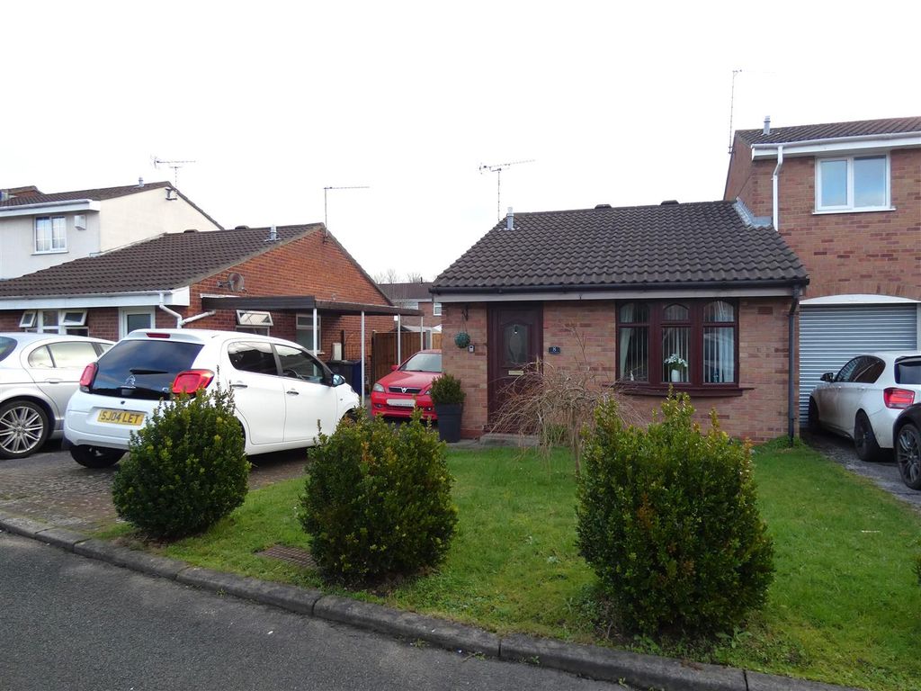 2 bed bungalow for sale in Earls Court, Stretton, BurtonOnTrent DE13