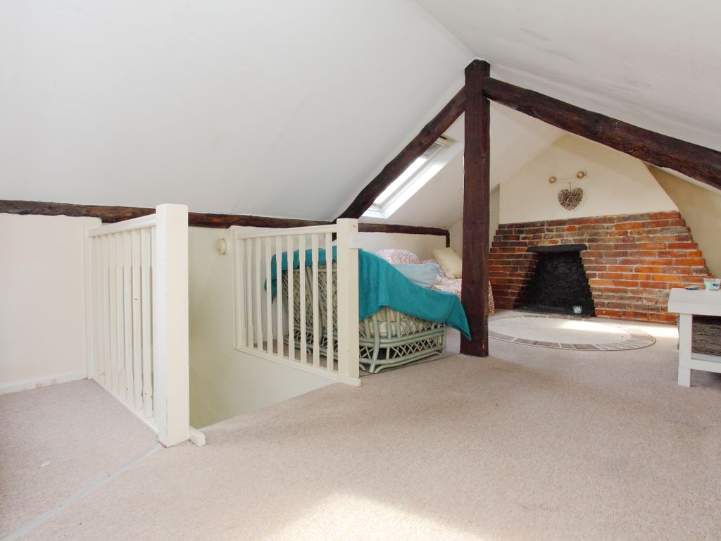 1 bed flat for sale in Andover Road, Ludgershall SP11, £90,000 Zoopla