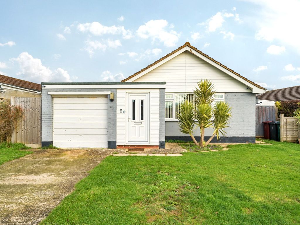 3 bed detached bungalow for sale in Sunnymead Drive, Selsey PO20, £