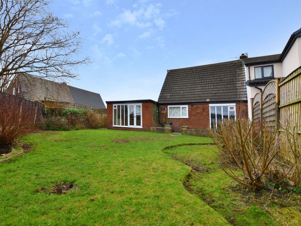 3 bed semidetached house for sale in Mandley Close, Little Lever