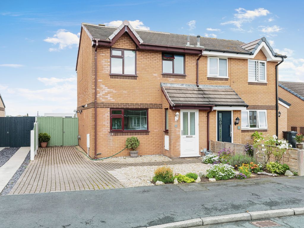 3 bed semidetached house for sale in Drake Close, Lytham St. Annes