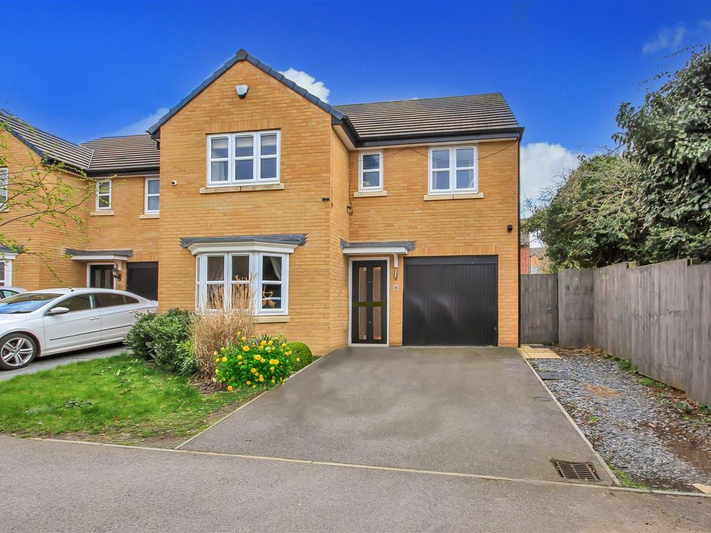 4 bed detached house for sale in Pippin Lane, Higham Ferrers, Rushden