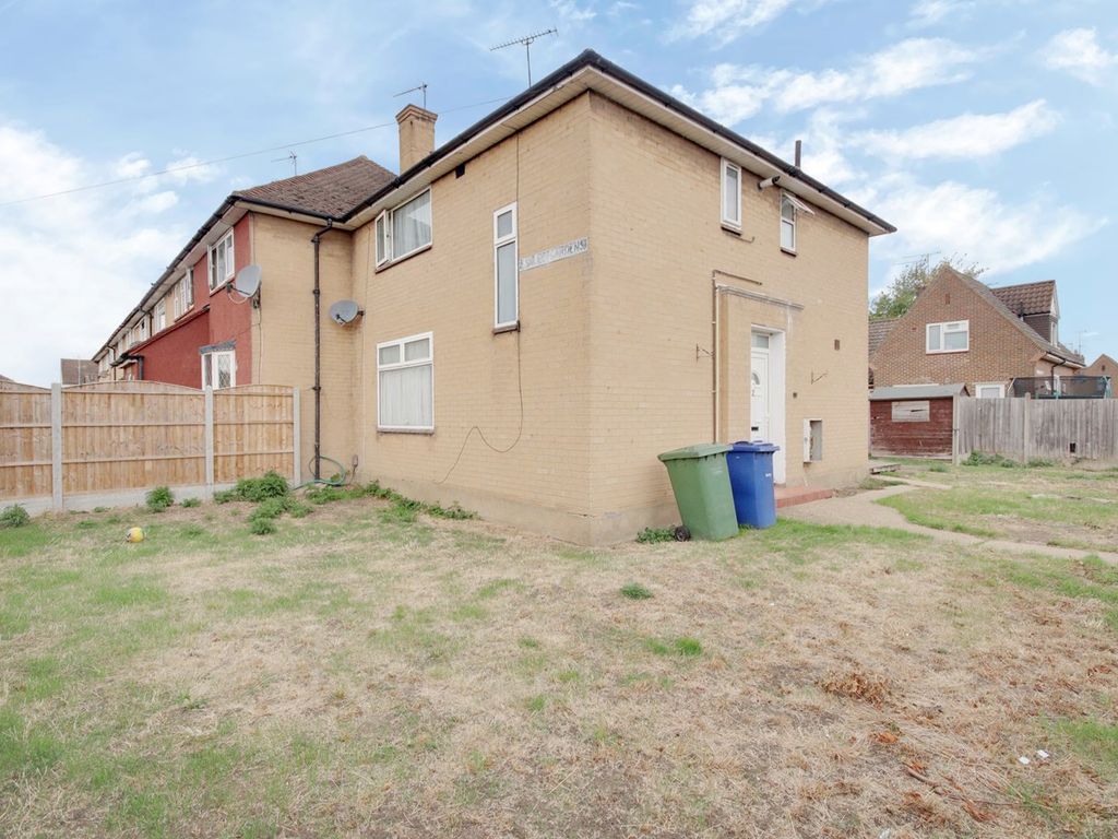 2 bed end terrace house for sale in Eskley Gardens, South Ockendon RM15