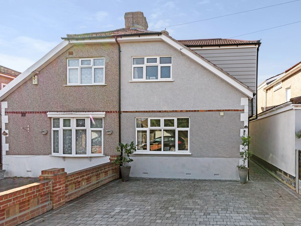 3 bed semidetached house for sale in Fen Grove, Sidcup DA15, £510,000