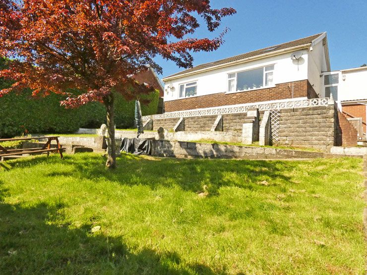 4 bed detached bungalow for sale in The Avenue, Ystrad Mynach, Hengoed