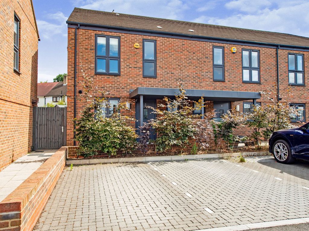 3 bed end terrace house for sale in Holmside Rise, Watford WD19 Zoopla