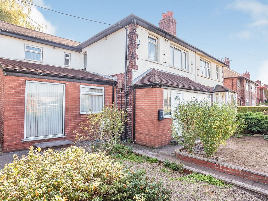 4 bed semidetached house to rent in Denby Dale Road East, Durkar