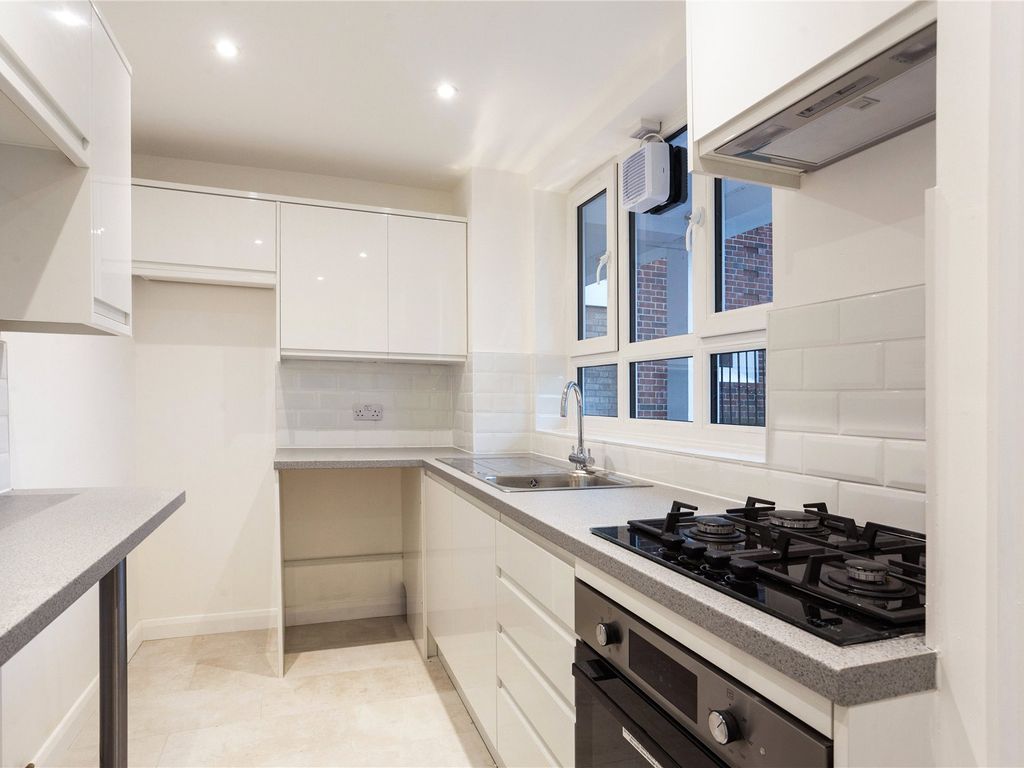 1 bed flat for sale in Barclay Close, Cassidy Road, London SW6, £