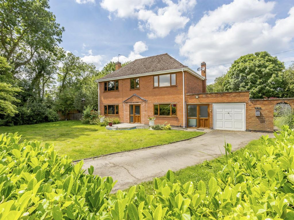 3 bed detached house for sale in Fosse Way, Leamington Spa