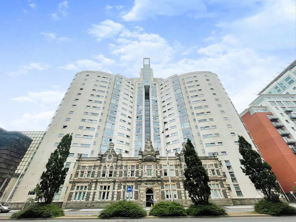 1 bed flat to rent in Altolusso, Bute Terrace, Cardiff CF10, £1,000 pcm