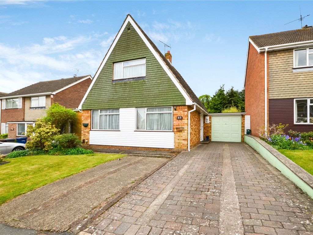 4 bed detached house for sale in Willow Way, Farnham, Surrey GU9, £