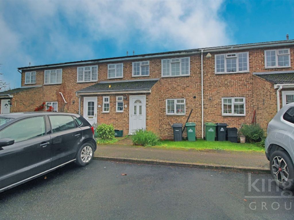 3 bed terraced house for sale in Marsh Close, Waltham Cross EN8, £