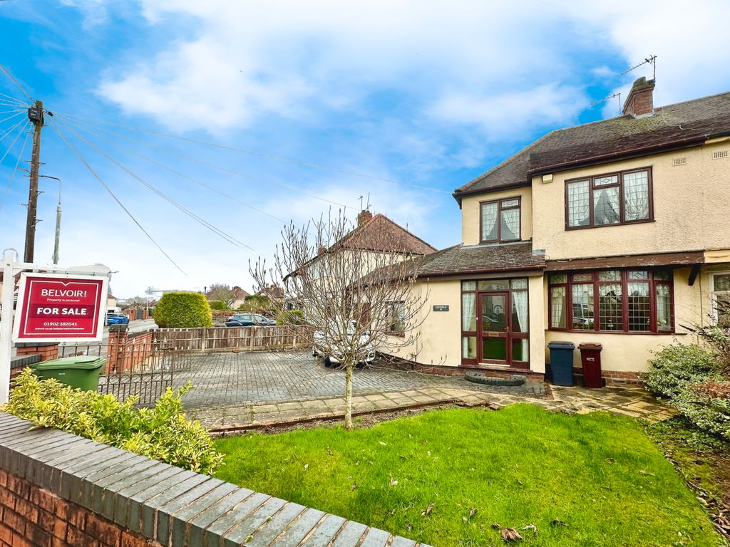 4 bed semidetached house for sale in Blackburn Avenue, Claregate