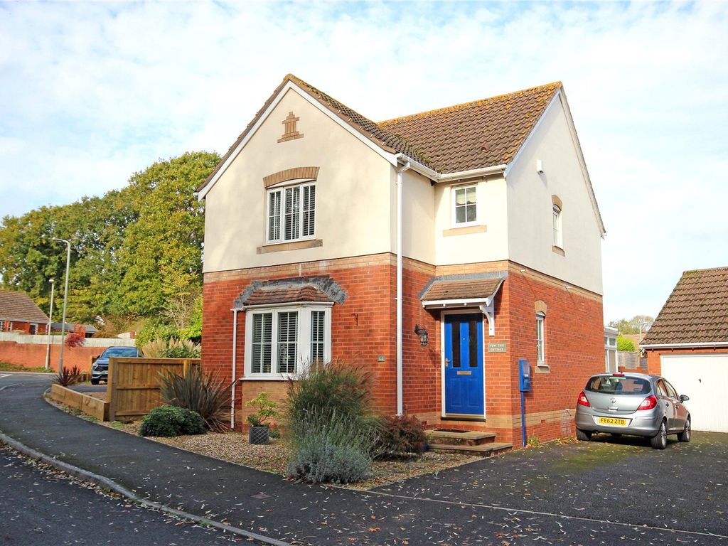 3 bed detached house for sale in Lydgates Road, Seaton, Devon EX12, £
