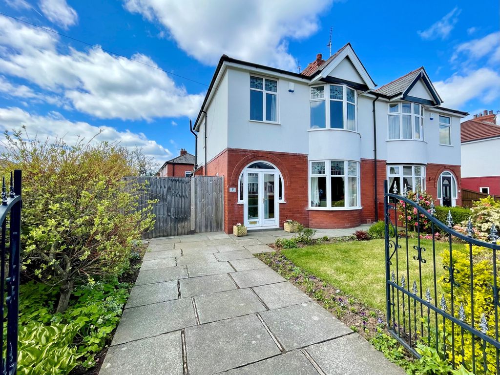 3 bed semidetached house for sale in Clifton Avenue, Preston PR2 Zoopla