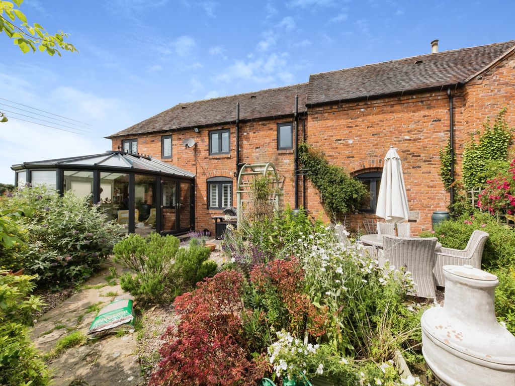 3 bed barn conversion for sale in Miles Green Road, Bignall End