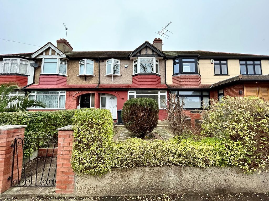 3 bed property to rent in Empire Road, Perivale, Greenford UB6 Zoopla