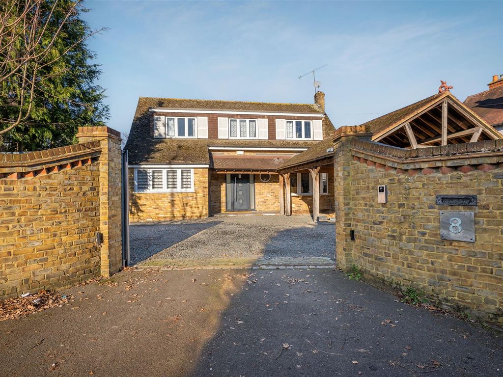 4 bed detached house for sale in Winkfield Road, Windsor SL4, £