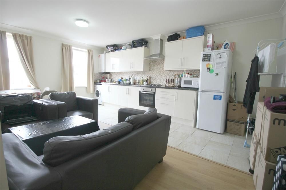 2 bed flat to rent in Bethnal Green Road, Bethnal Green, London E2 Zoopla