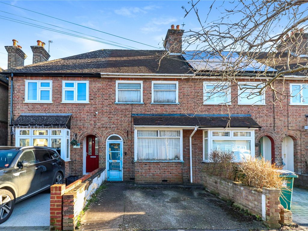 3 bed terraced house for sale in Kelmscott Close, Watford WD18, £