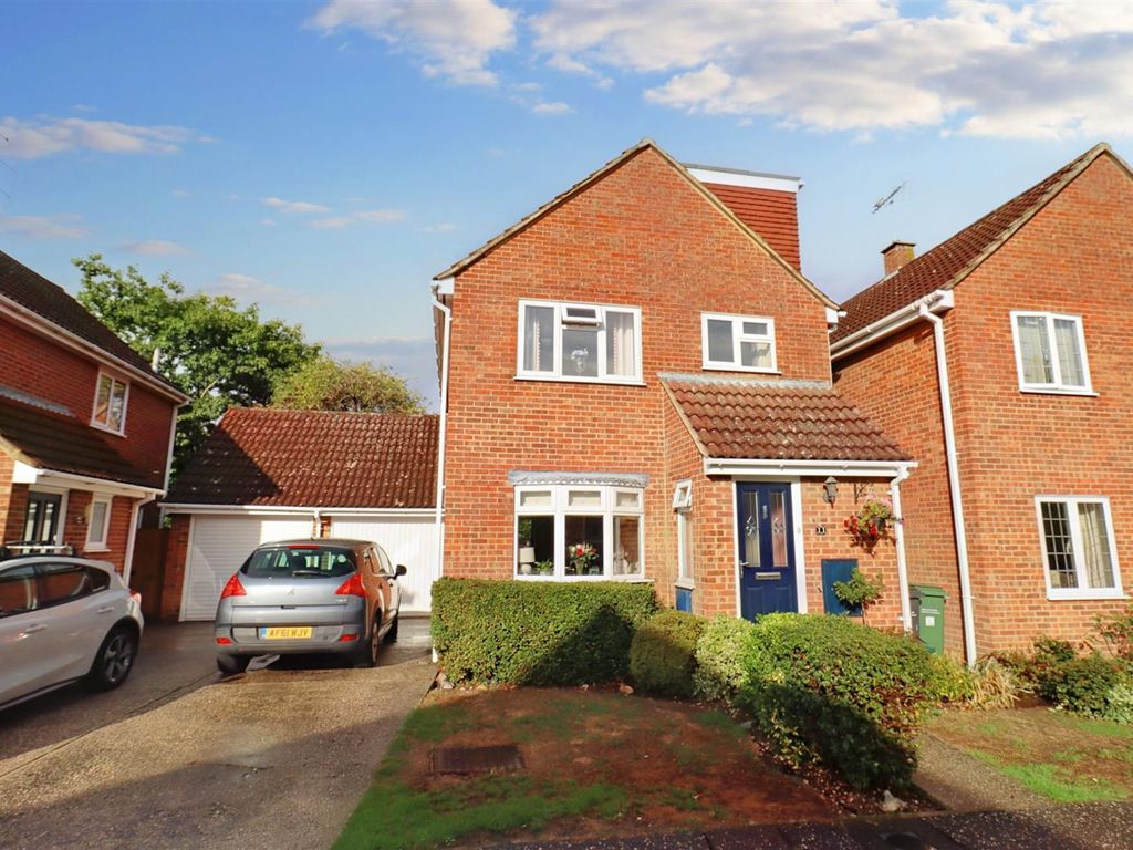 4 bed detached house for sale in Rydal Way, Great Notley, Braintree