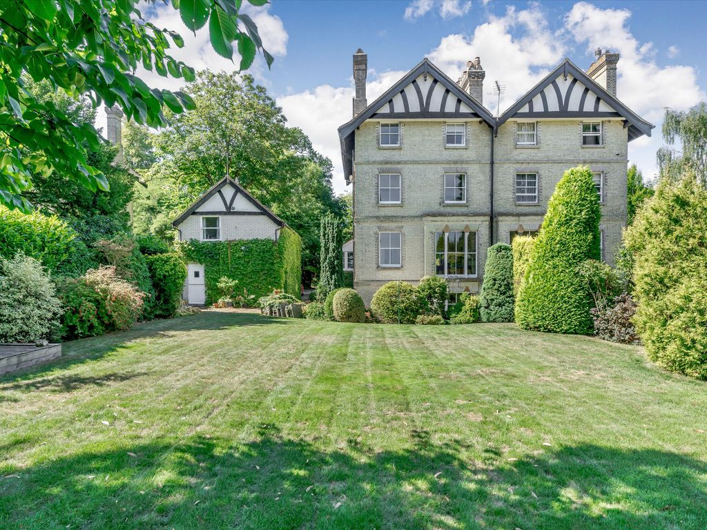 6 bed semidetached house for sale in Coopers Hill Lane, Englefield