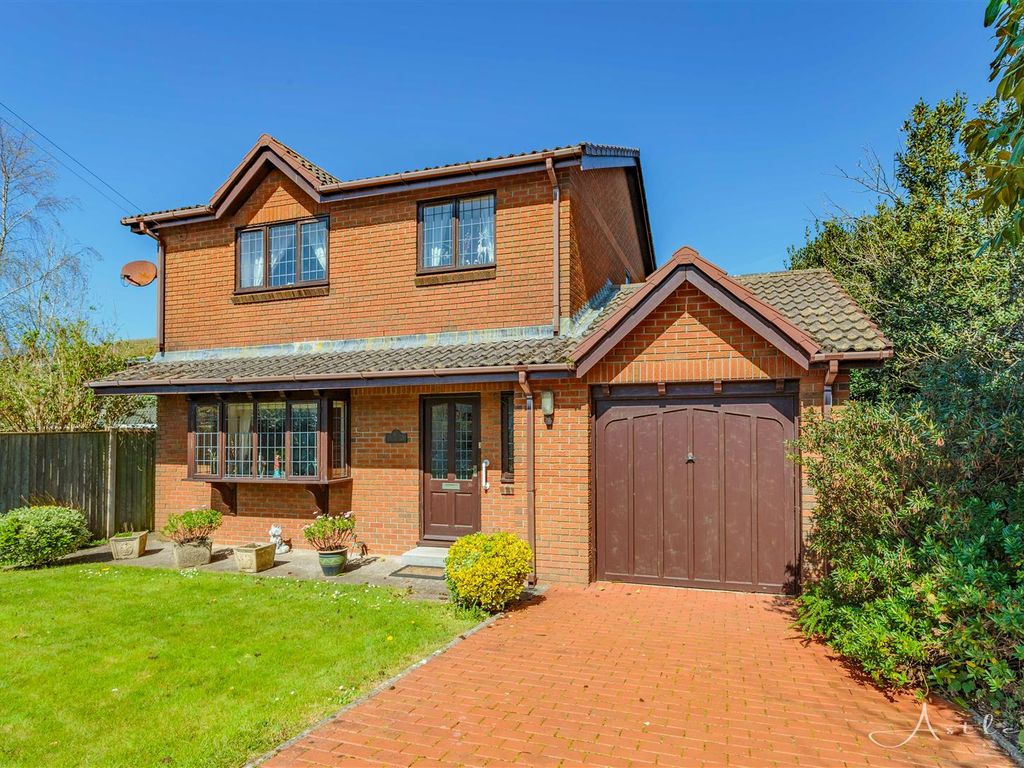 3 bed detached house for sale in Burrows Close, Southgate, Swansea SA3