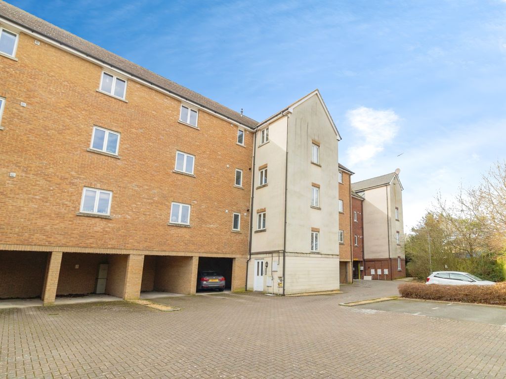2 bed flat for sale in Sheep Way, Redhouse Park, Milton Keynes
