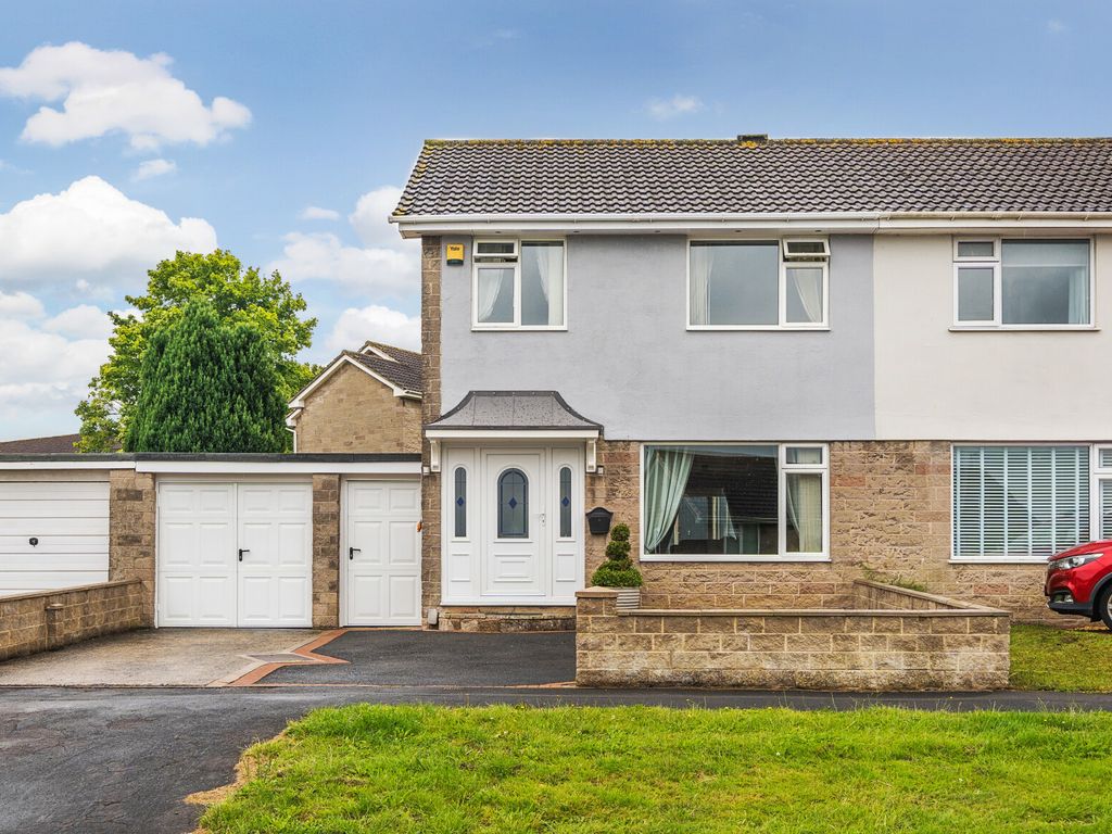 3 bed semidetached house for sale in Waterford Park, Westfield