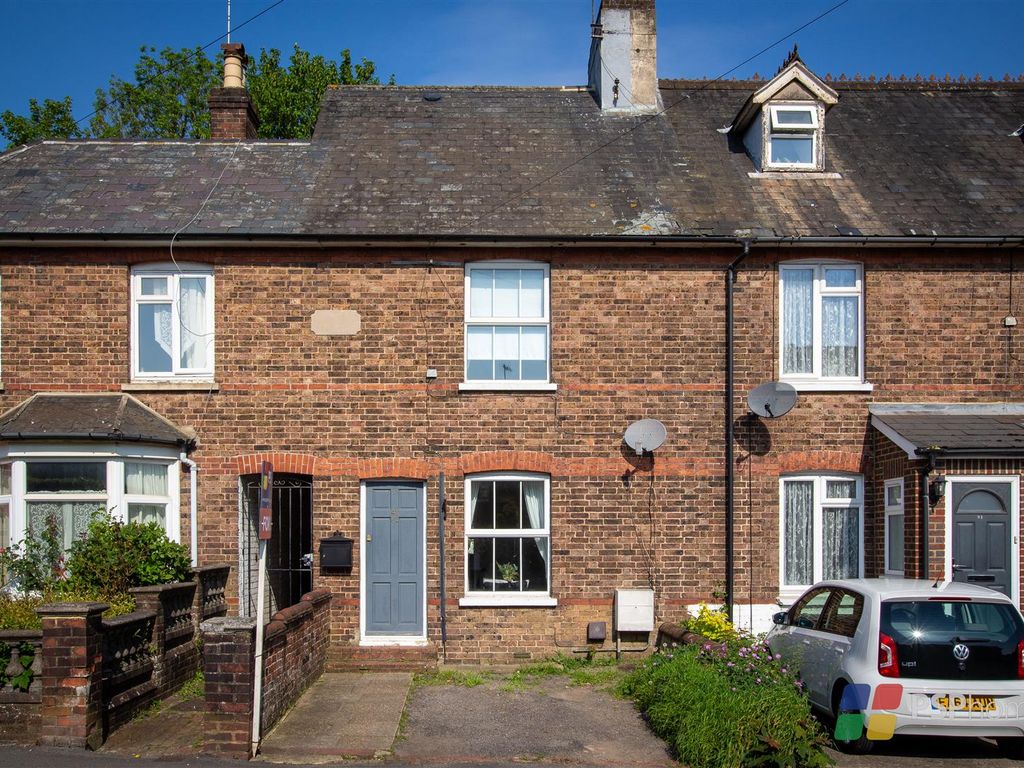 2 bed terraced house for sale in Junction Road, Burgess Hill RH15 Zoopla