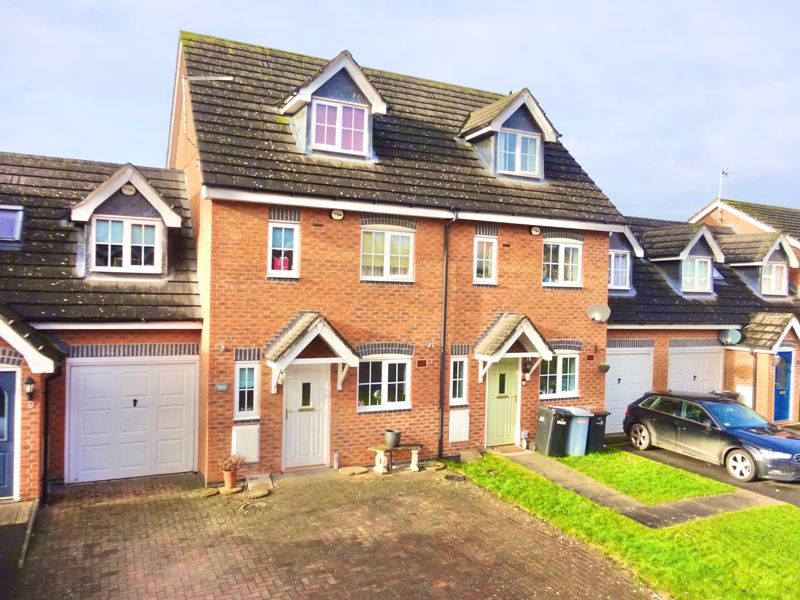 3 bed town house for sale in Pickering Way, Stapeley, Nantwich