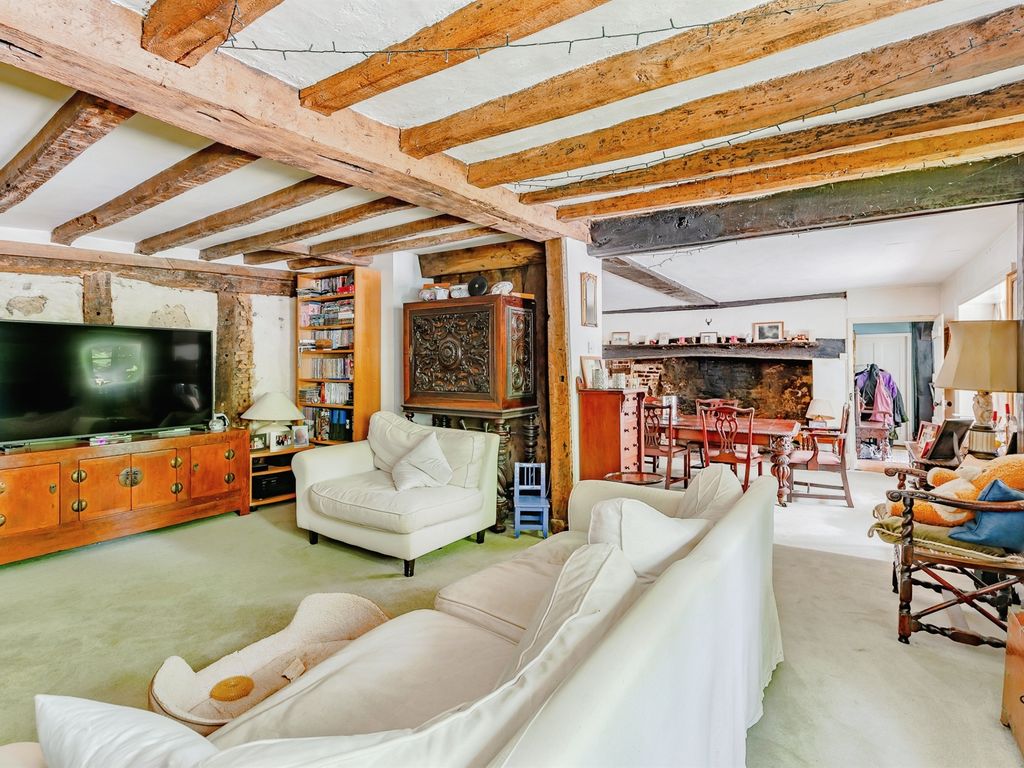 6 bed detached house for sale in Church Road, Worth, Crawley RH10, £