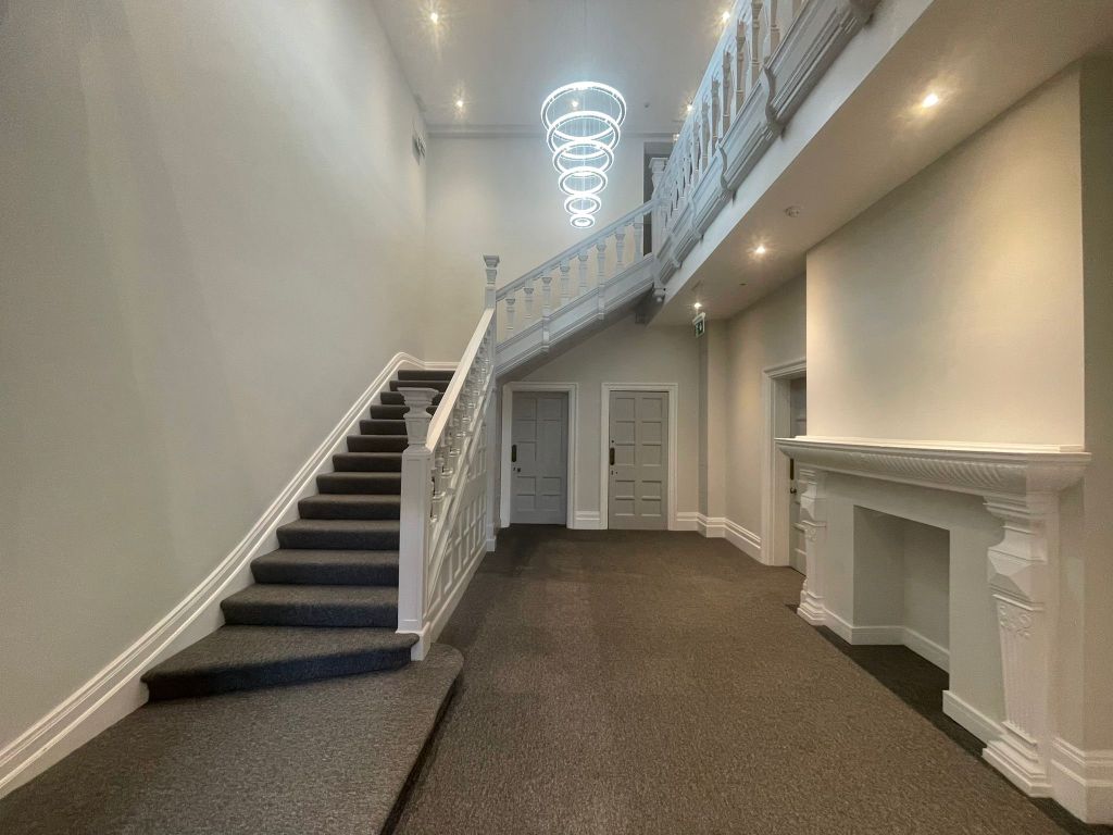 Castle Hill, Farnham, Surrey GU9  