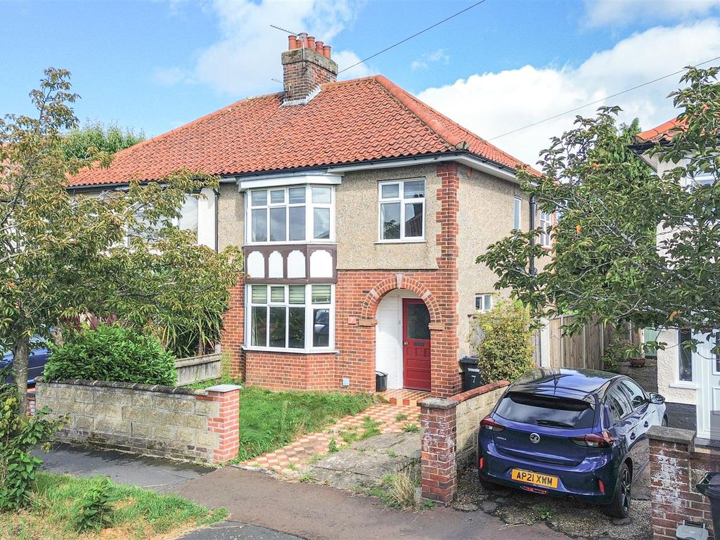 3 bed semidetached house for sale in Stratford Drive, Norwich NR1, £220,000 Zoopla