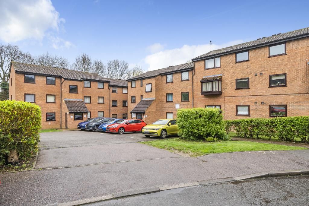 1 bed flat for sale in Hemel Hempstead, Hertfordshire HP2, £250,000 Zoopla