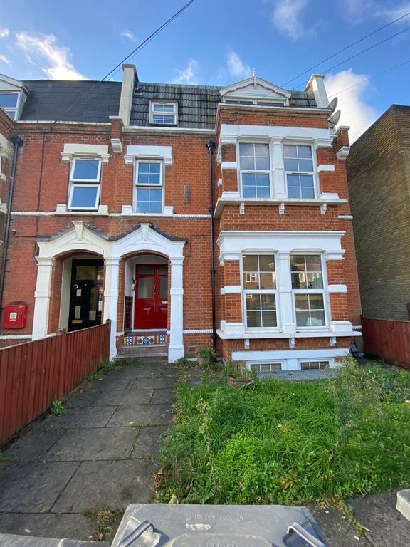 1 bed flat to rent in Teesdale Road, Leytonstone, London E11, £1,500