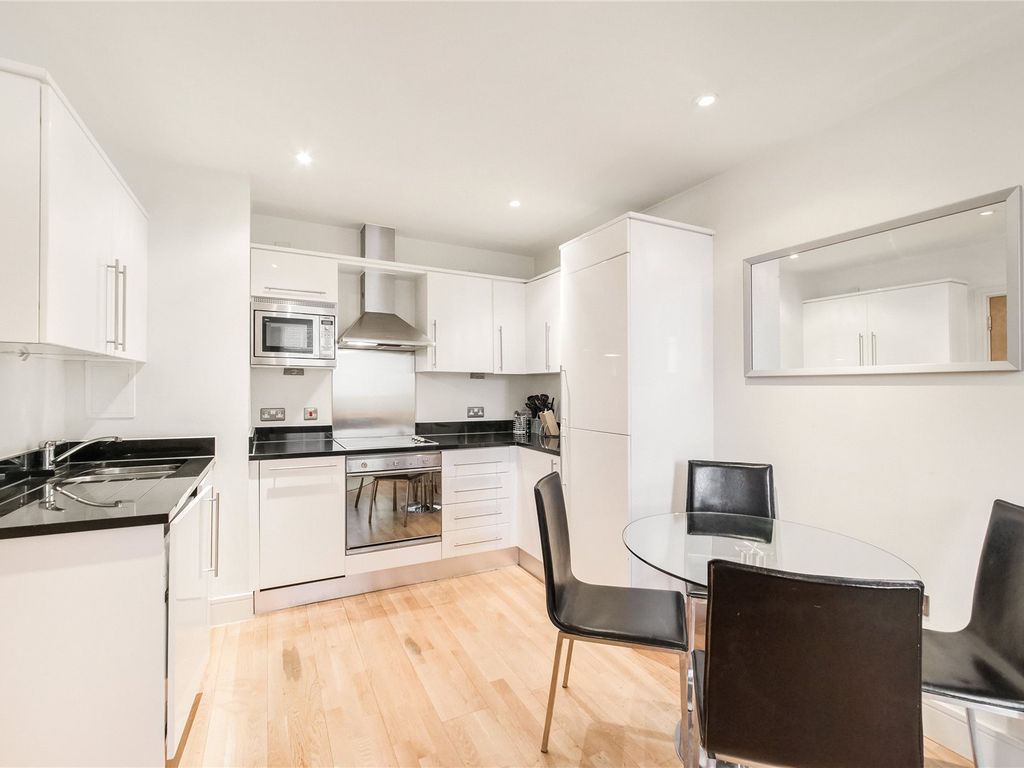 2 bed flat to rent in Romney House, 47 Marsham Street, Westminster