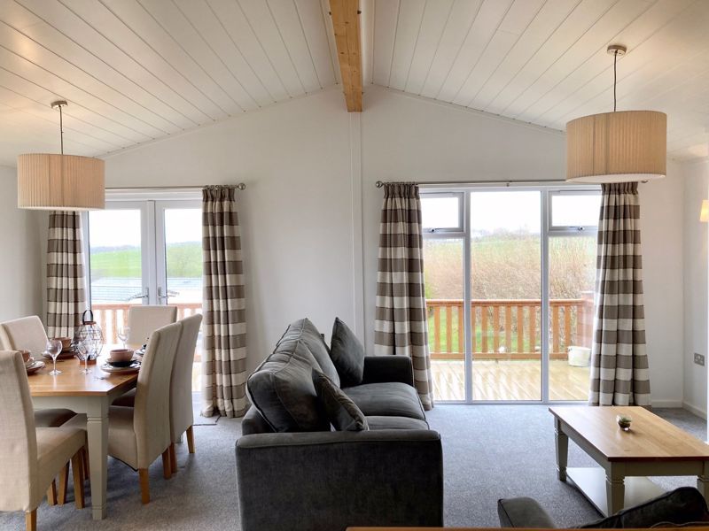 3 bed mobile/park home for sale in Todber Valley Holiday Park, Gisburn